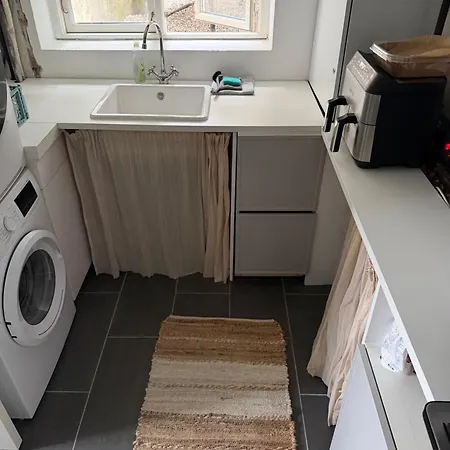 Apartman Newly Renovated Bright And Modern Basement For Rent Hellerup